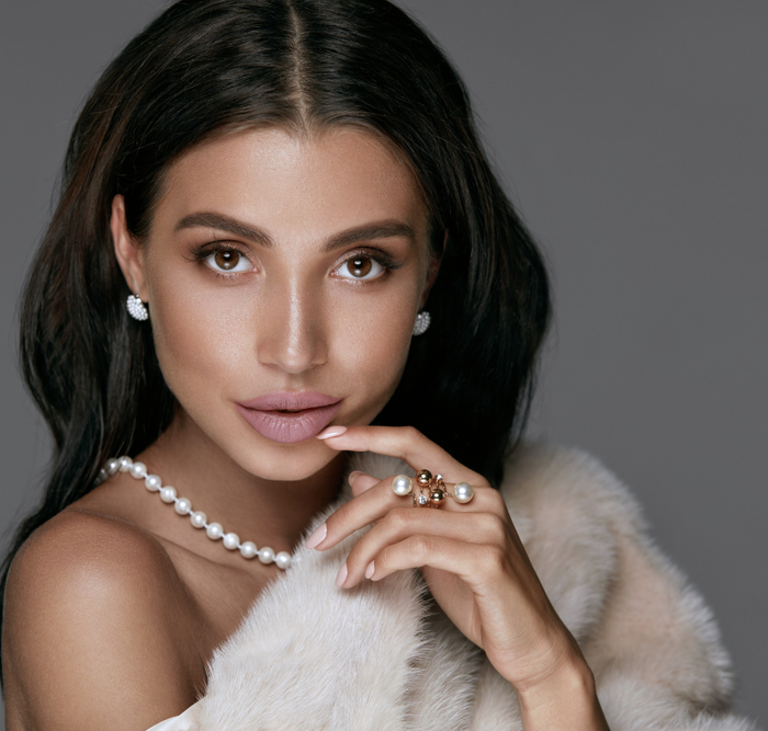 <h1>Clara Jewelry</h1>